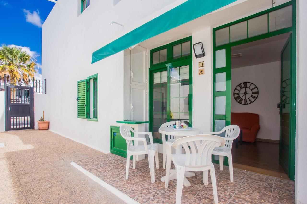 Apartamentos Haria En Puerto Del Carmen Tías Exterior foto