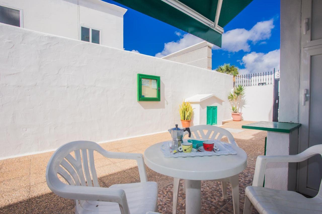 Apartamentos Haria En Puerto Del Carmen Tías Exterior foto